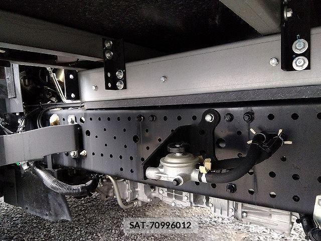 Isuzu ELF TRUCK 2020-05 7961446-16