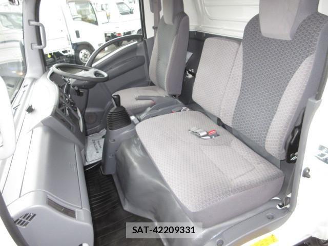 Isuzu ELF TRUCK 2018-11 7961375-19