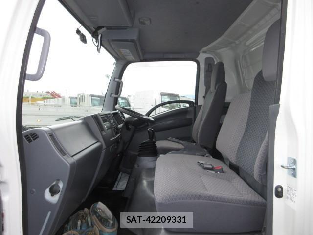 Isuzu ELF TRUCK 2018-11 7961375-20