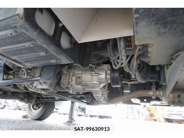 Isuzu ELF TRUCK 2016-10 7961377-12