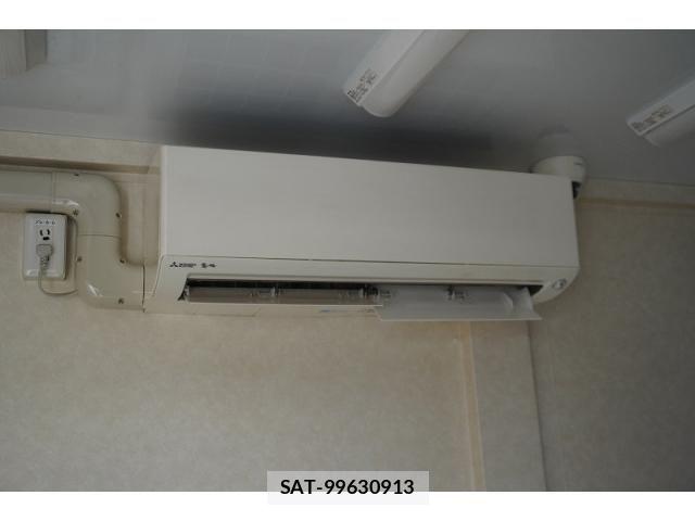 Isuzu ELF TRUCK 2016-10 7961377-22