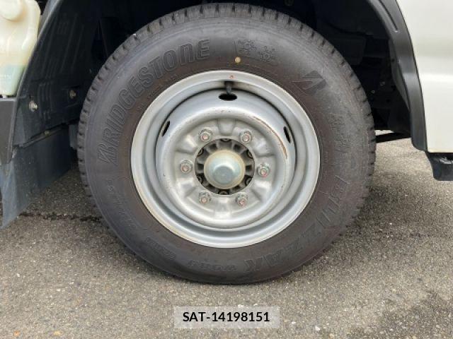 Isuzu ELF TRUCK 2016-05 7961494-10