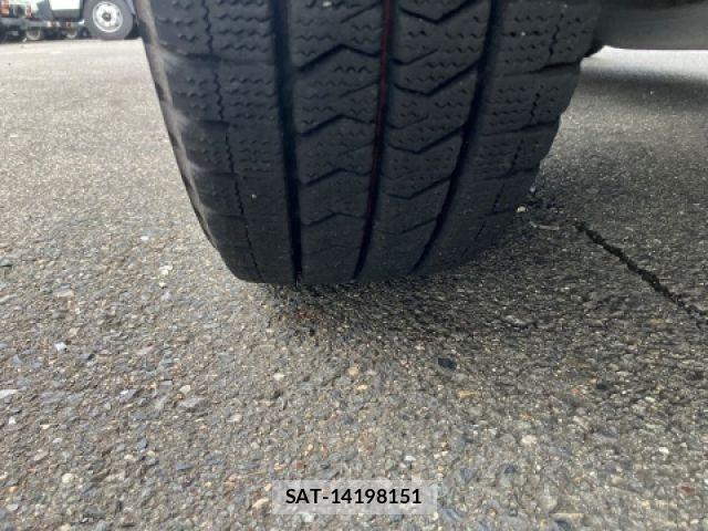 Isuzu ELF TRUCK 2016-05 7961494-11