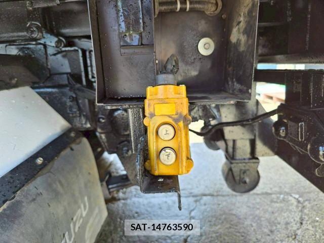Isuzu ELF TRUCK 2015-11 7961405-8