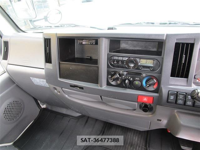 Isuzu ELF TRUCK 2019-04 7961431-10