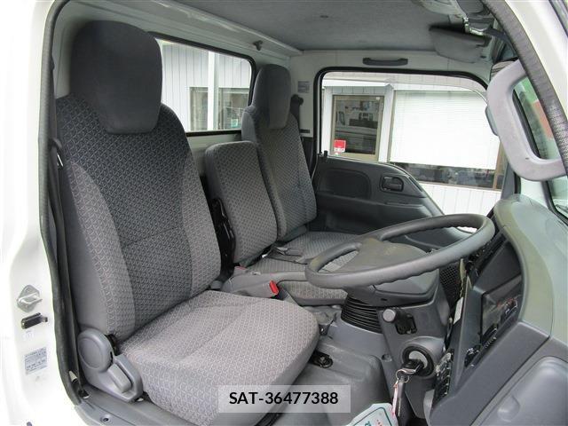 Isuzu ELF TRUCK 2019-04 7961431-13