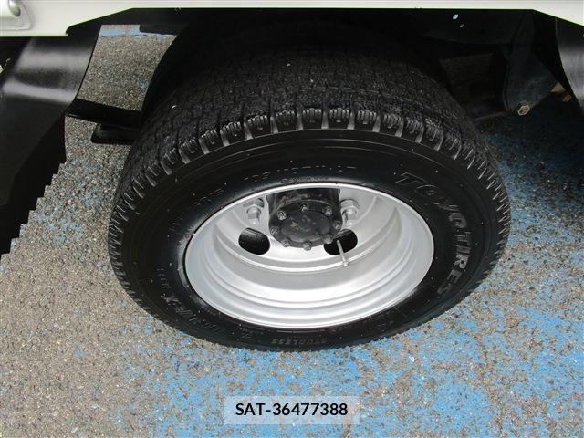 Isuzu ELF TRUCK 2019-04 7961431-18
