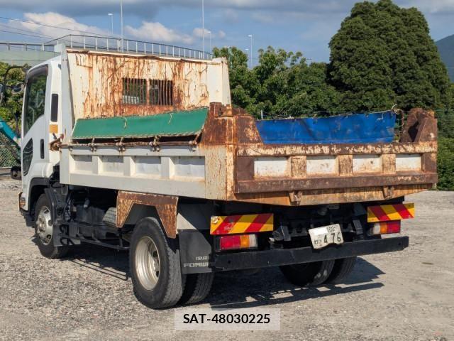 Isuzu ELF TRUCK 2016-12 7961433-3