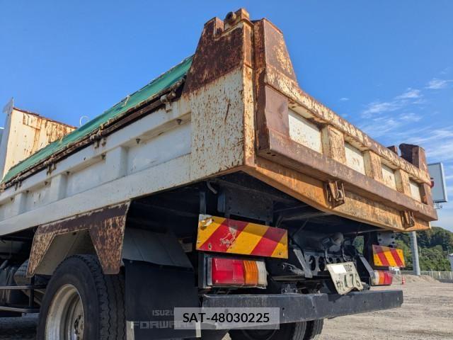 Isuzu ELF TRUCK 2016-12 7961433-5