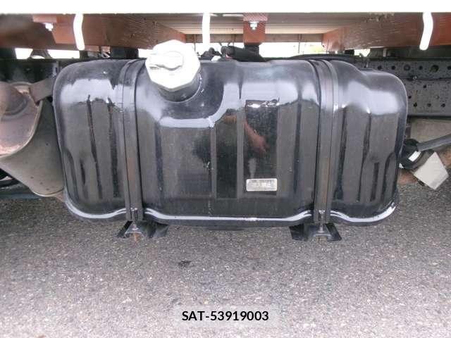Isuzu ELF TRUCK 2010-04 7961482-28