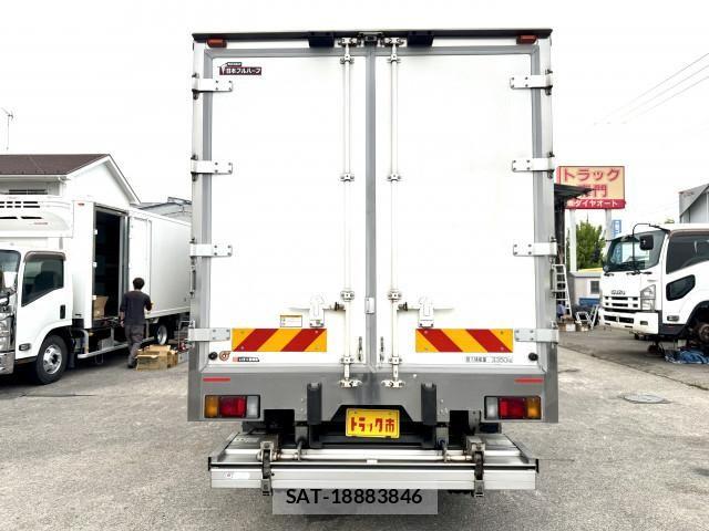 Isuzu ELF TRUCK 2016-11 7961424-1