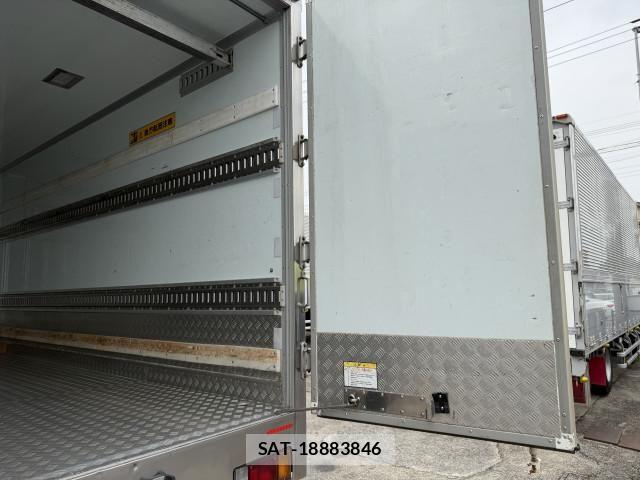 Isuzu ELF TRUCK 2016-11 7961424-7