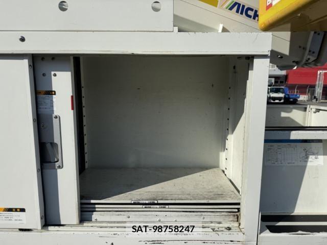 Isuzu ELF TRUCK 2016-03 7961443-9