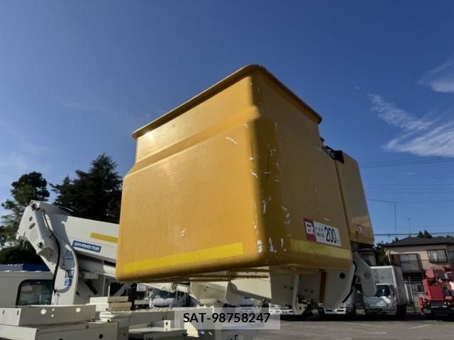 Isuzu ELF TRUCK 2016-03 7961443-14