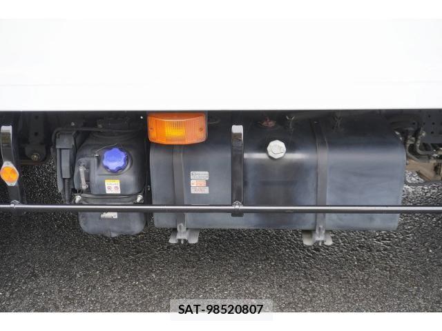 Isuzu ELF TRUCK 2021-05 7961422-26