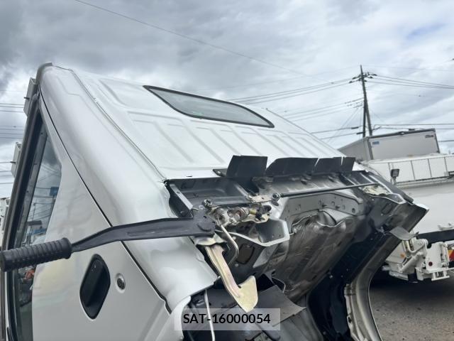Isuzu ELF TRUCK 2020-05 7961397-17