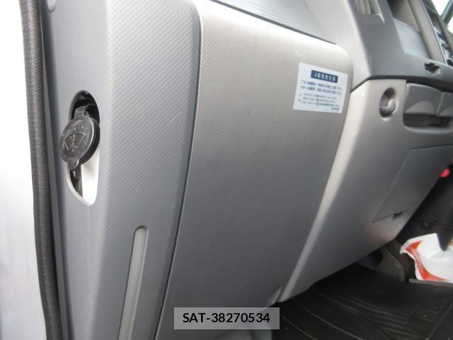 Isuzu ELF TRUCK 2017-09 7961408-15