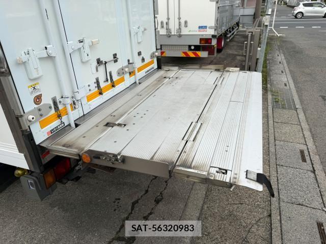 Isuzu ELF TRUCK 2018-04 7961448-14