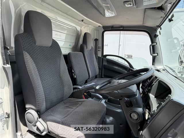 Isuzu ELF TRUCK 2018-04 7961448-16