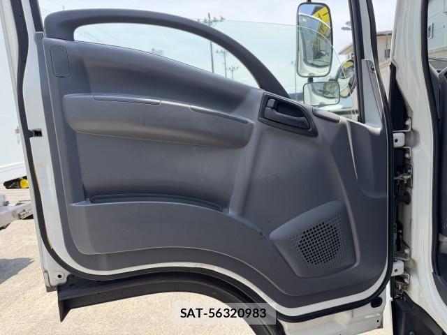Isuzu ELF TRUCK 2018-04 7961448-26