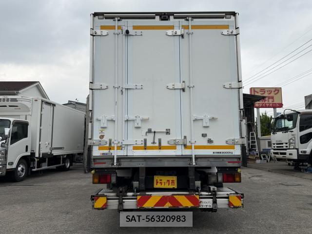 Isuzu ELF TRUCK 2018-04 7961448-2