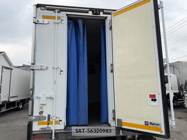 Isuzu ELF TRUCK 2018-04 7961448-7