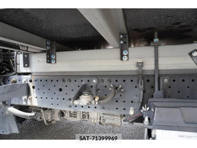 Isuzu ELF TRUCK 2020-05 7961428-11