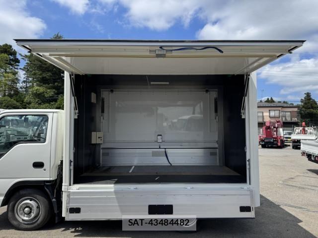 Isuzu ELF TRUCK 2016-03 7961455-11