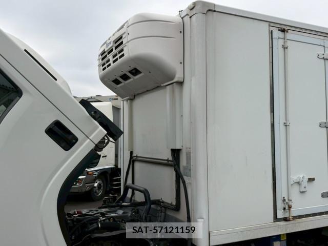 Isuzu ELF TRUCK 2017-06 7961396-17