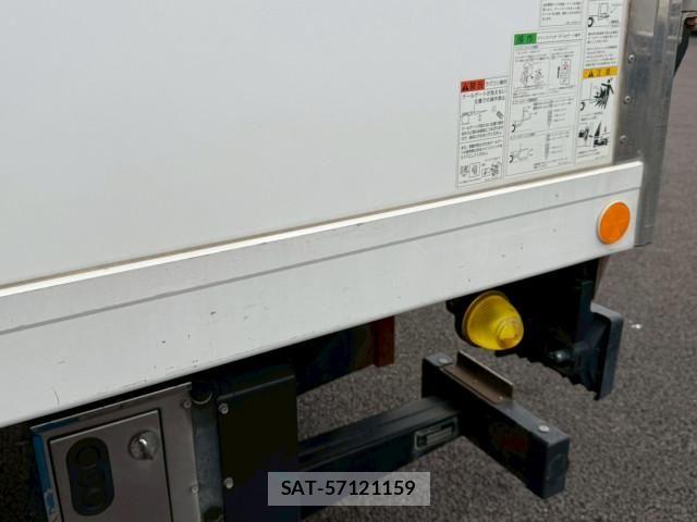 Isuzu ELF TRUCK 2017-06 7961396-24