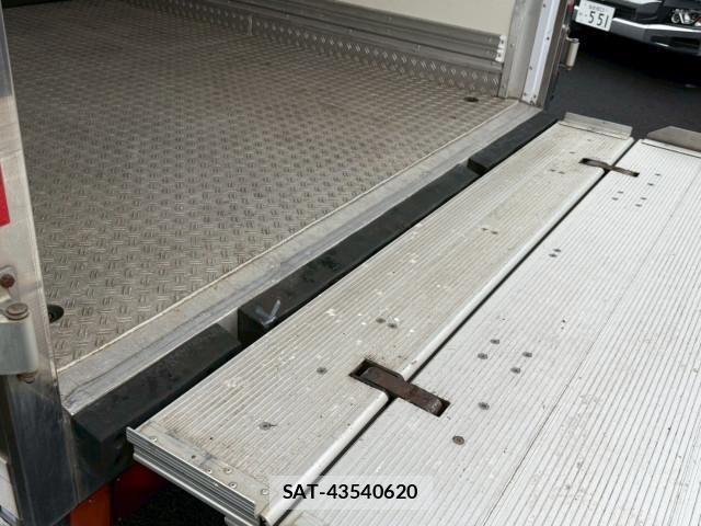 Isuzu ELF TRUCK 2019-03 7961374-14