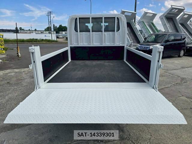 Isuzu ELF TRUCK 2006-04 7961465-11
