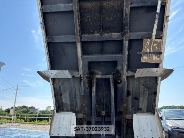 Isuzu ELF TRUCK 2021-06 7961391-15