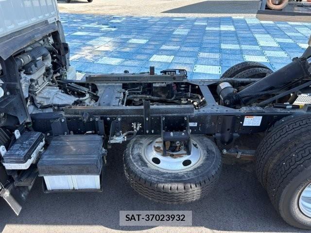 Isuzu ELF TRUCK 2021-06 7961391-17