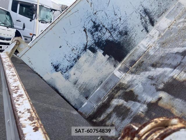 Isuzu ELF TRUCK 2005-03 7979143-11