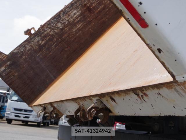 Isuzu ELF TRUCK 2016-10 7979139-11