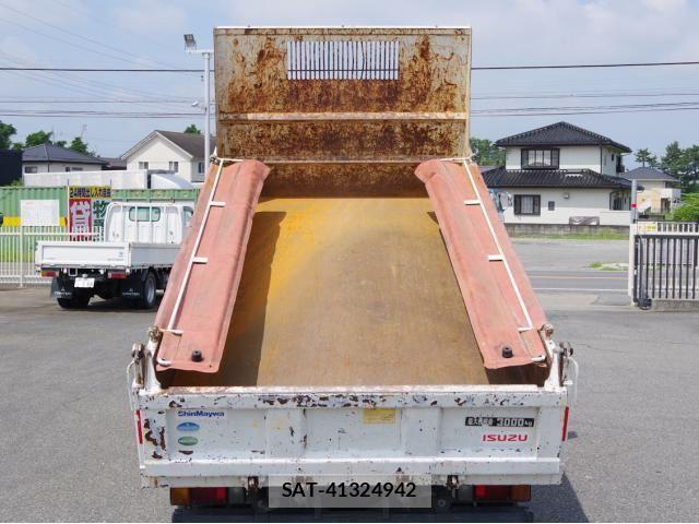 Isuzu ELF TRUCK 2016-10 7979139-12