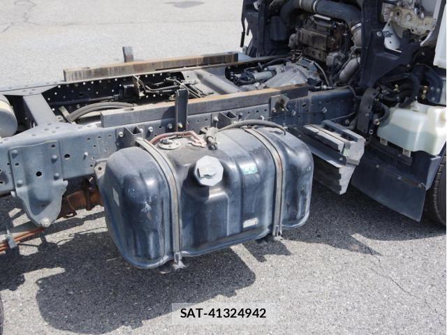Isuzu ELF TRUCK 2016-10 7979139-14