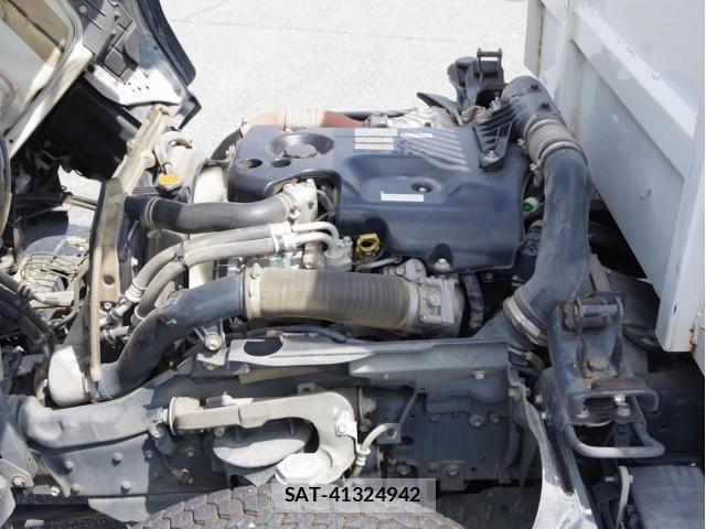 Isuzu ELF TRUCK 2016-10 7979139-18
