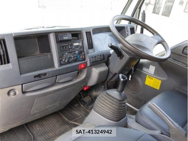 Isuzu ELF TRUCK 2016-10 7979139-21