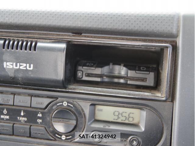 Isuzu ELF TRUCK 2016-10 7979139-22