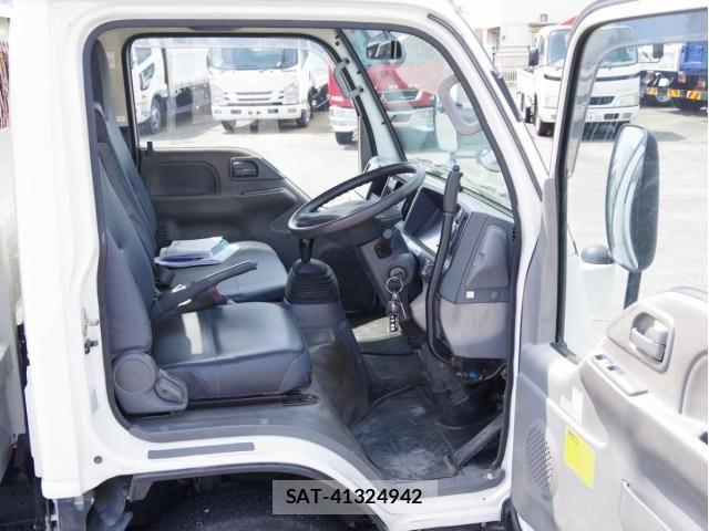 Isuzu ELF TRUCK 2016-10 7979139-23