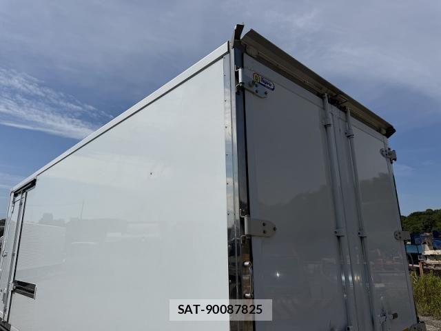 Isuzu ELF TRUCK 2021-03 7979131-13