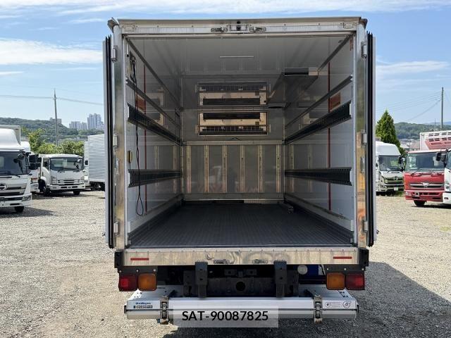 Isuzu ELF TRUCK 2021-03 7979131-24