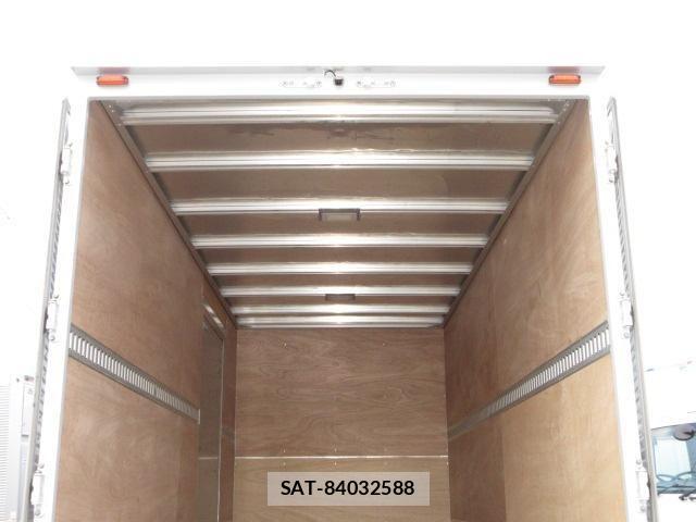 Isuzu ELF TRUCK 2020-03 7979130-23
