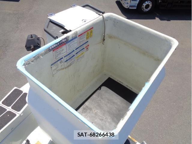 Isuzu ELF TRUCK 2020-06 7979133-4