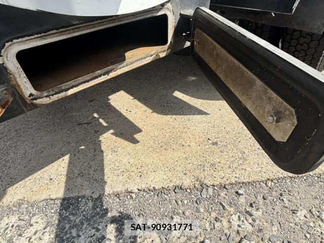 Isuzu ELF TRUCK 2013-11 7979135-12