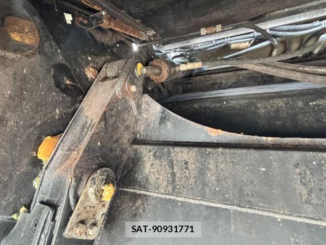 Isuzu ELF TRUCK 2013-11 7979135-17