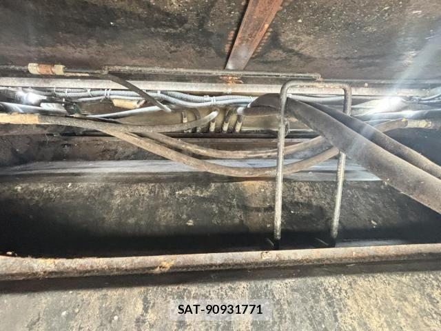 Isuzu ELF TRUCK 2013-11 7979135-19