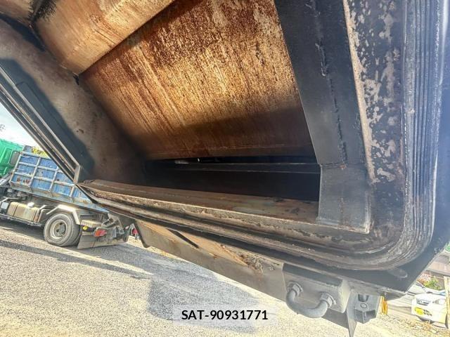 Isuzu ELF TRUCK 2013-11 7979135-22